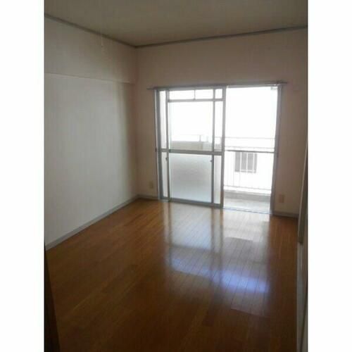 グリーンハイツ東山の居間