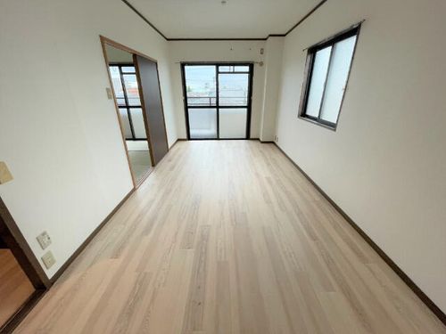 ハイツレフィナードの居間