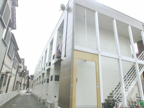 レオパレス小山の玄関