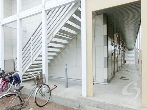 レオパレス小山の玄関