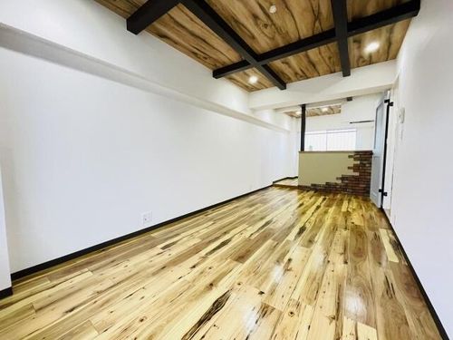 清風マンションの居間