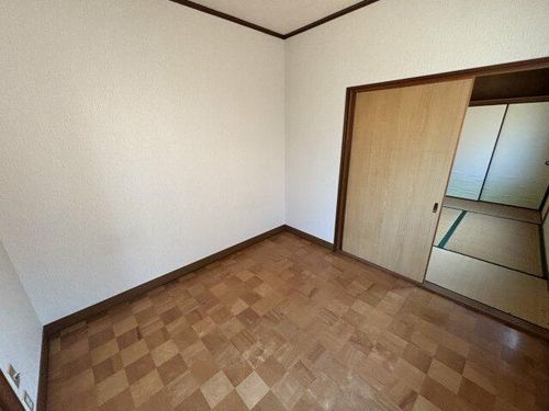 パールハイツ201の居間