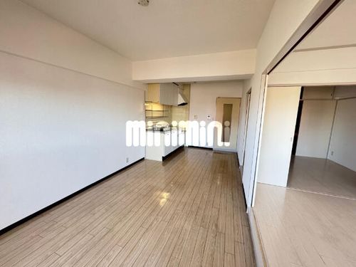 メゾン・エトワールの居間