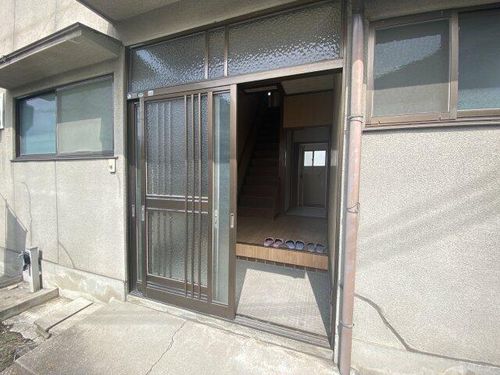 兵庫県姫路市飯田2丁目(一戸建)の賃貸物件の玄関