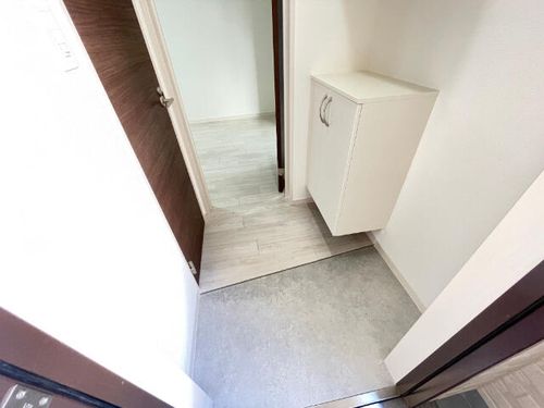 シエルブルー新守山の玄関