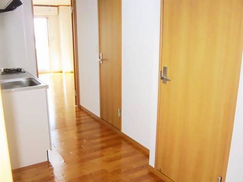 ワンルーム田戸B棟の玄関