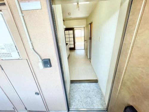 ハイツエーワンの玄関