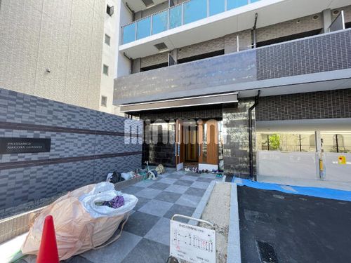 プレサンス名古屋ルクソリア203の玄関