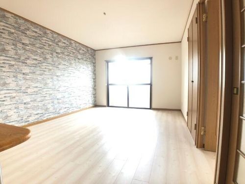 アーバン西岡崎の居間