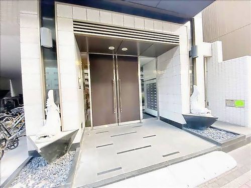 プロシード新栄の玄関