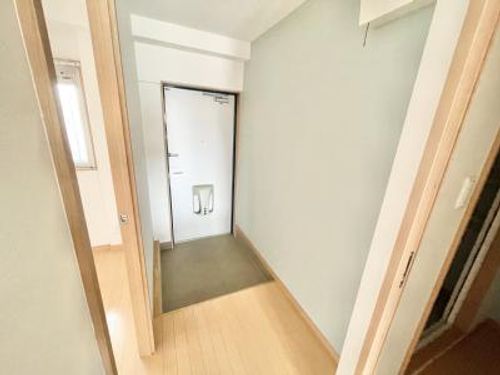 岡部ビルの玄関