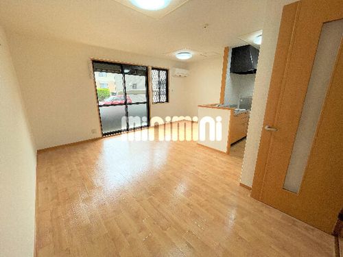 アスコット C棟の居間