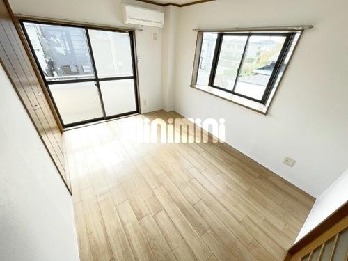 グランデージ白鳥の居間