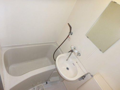 メゾン・T大久保104の風呂