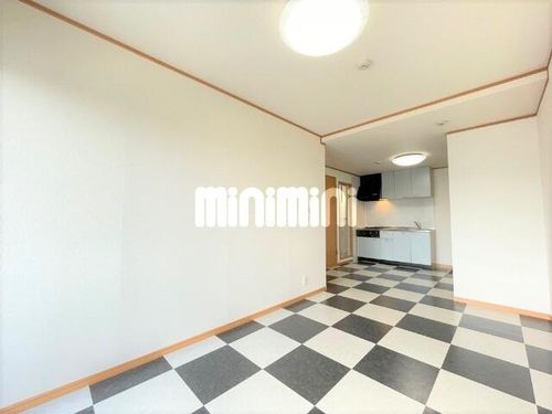 アールイーステージ刈谷の居間