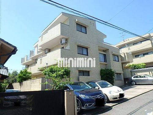鉄村マンション S棟の外観