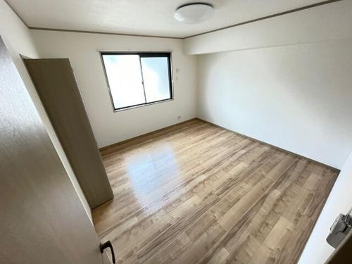 Asobi-PALACE平針台B202の居間