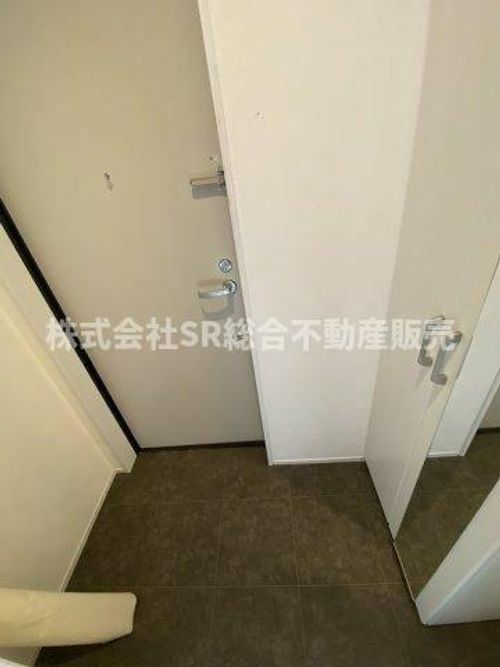 カーサフォルトゥナート額田駅前の玄関