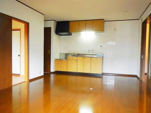 マーベラス栄和 B棟(南)の居間