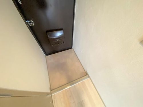本郷第1コーポの玄関