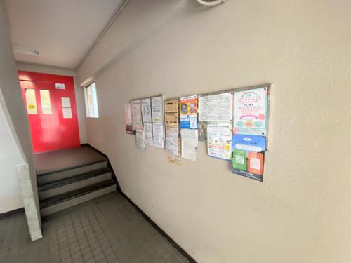 本郷第1コーポの玄関