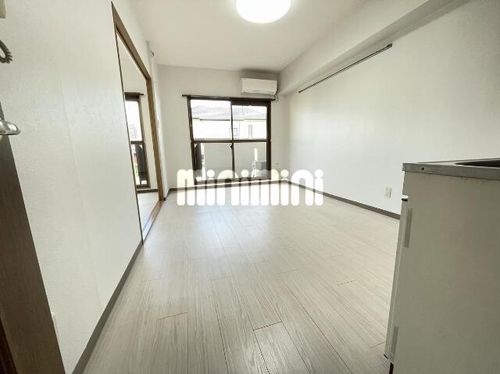 サングランピアの居間