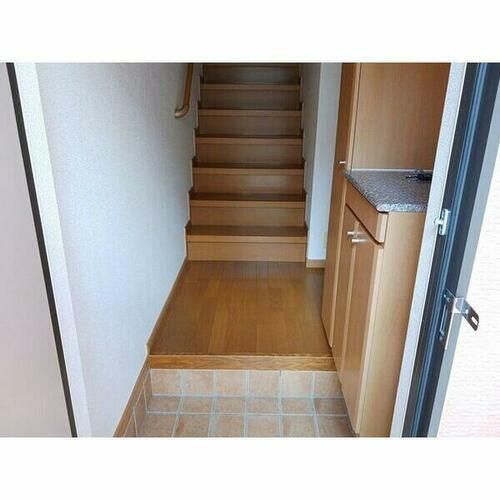 KウィステリアⅡの玄関