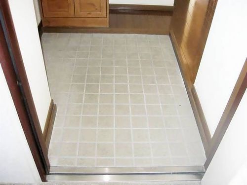 マーベラス栄和 B棟(南)の玄関