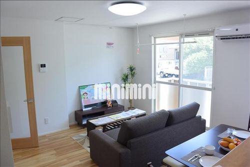 メゾンブローニュ D棟の居間