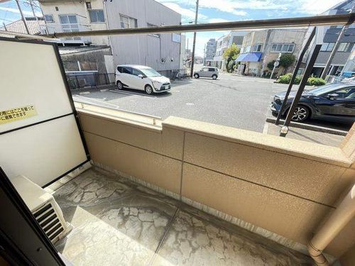 O-ZONE 味美の内装