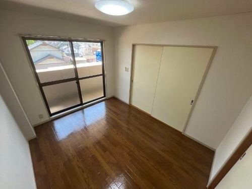 ニューマンション日比野の内装