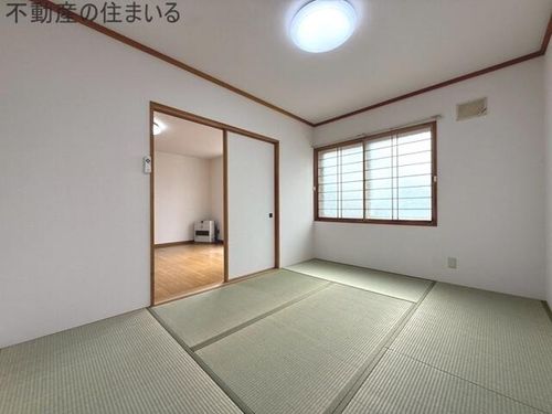 中のマンションDの内装