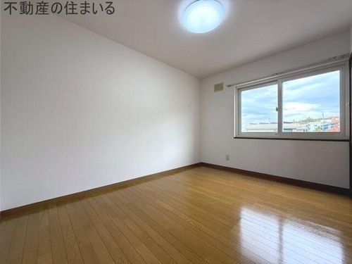 中のマンションDの内装
