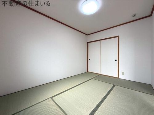 中のマンションDの内装