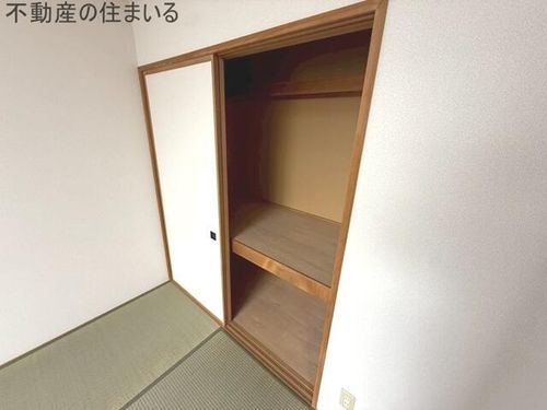 中のマンションDの内装