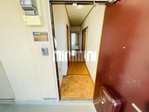 メゾンコスモの玄関