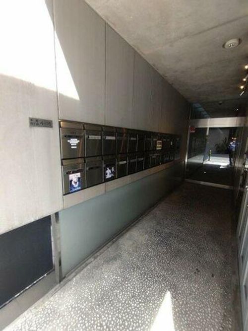 コートハウス416の玄関