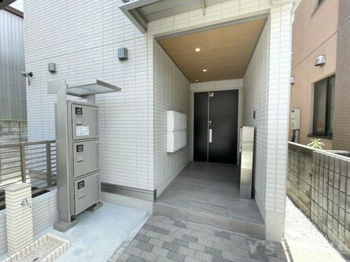 ラフィーネクローバーⅡの玄関