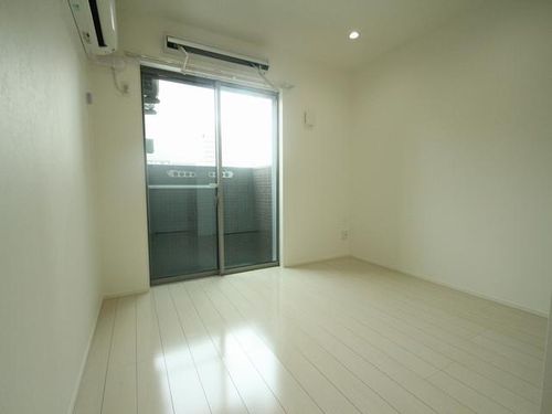 アズベル外新町の居間