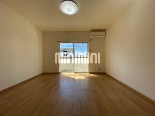 PALフジイの居間