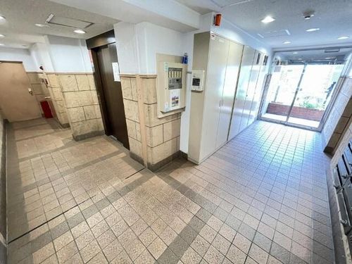 NONAMIハウスの玄関