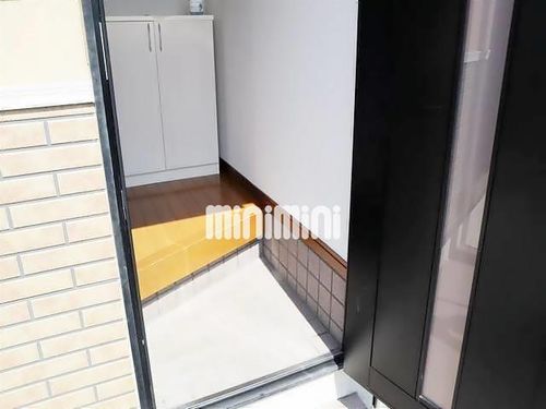 RIVERTE岩倉Aの玄関