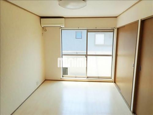 ソルファ富士 B棟の居間