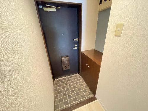 グランドヒルズ不二矢の玄関
