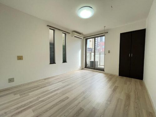 フェリーク新栄の居間