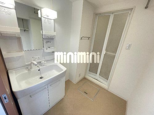 Maison Azur (メゾン アズール)の内装