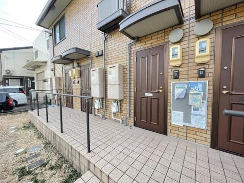 シャトレ中村の玄関