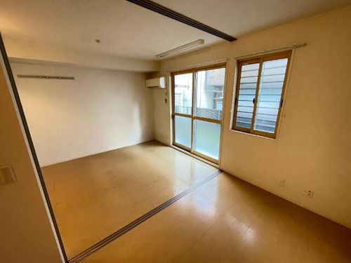 シャトレ中村の居間