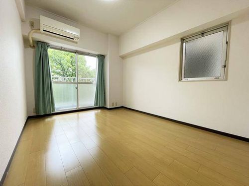 メゾンドール竹市の居間