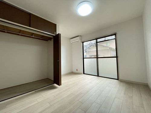 グレイスプラザ上条の居間